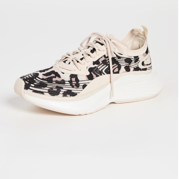 APL Shoes - APL Streamline Running Sneakers in Parchment/Black/Leopard